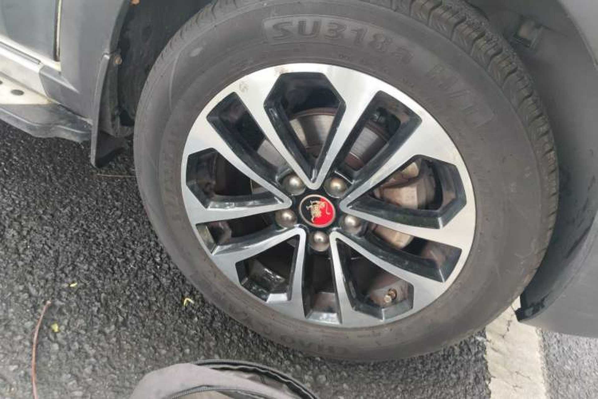 Used FORTHING Joyear X5 2015 1.6L Manual Luxury Model Right Front Wheel Hub