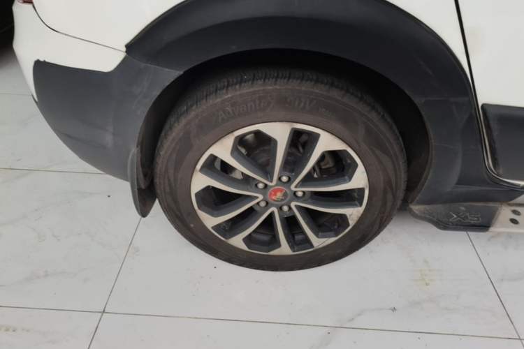 Used FORTHING Joyear X5 2015 1.6L Manual Luxury Model Right Rear Wheel Hub