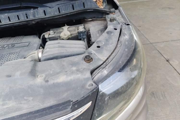 Used FORTHING Joyear X5 2015 1.6L Manual Luxury Model Engine Bay Left