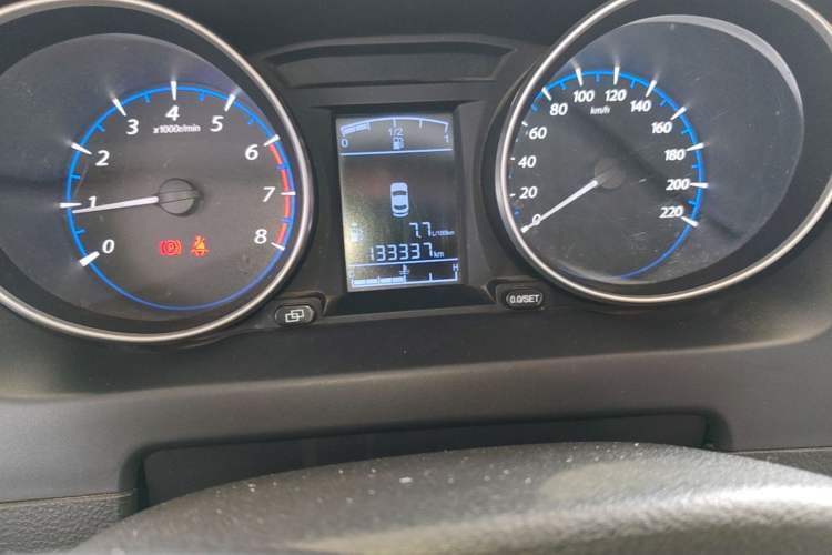 Used FORTHING Joyear X5 2015 1.6L Manual Luxury Model Odometer Close Up