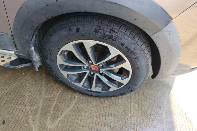 Used FORTHING Joyear X5 2015 1.6L Manual Luxury Model Right Front Wheel Hub