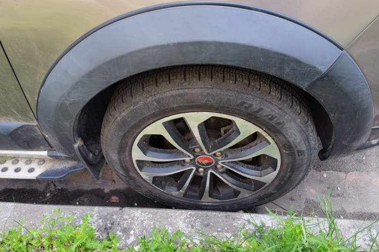 Used FORTHING Joyear X5 2015 1.6L Manual Luxury Model Right Front Wheel Hub