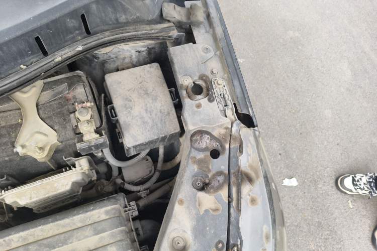 Used FORTHING Joyear X5 2016 1.6L Manual Luxury Model Engine Bay Left