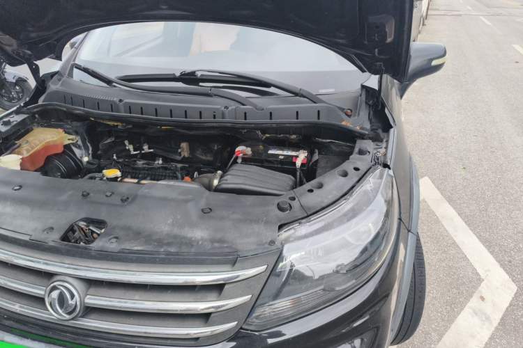 Used FORTHING Joyear X5 2016 1.6L CVT Deluxe Model Engine Bay Left