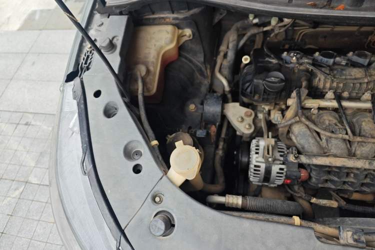 Used FORTHING Joyear X5 2016 1.6L Manual Luxury Model Engine Bay Right