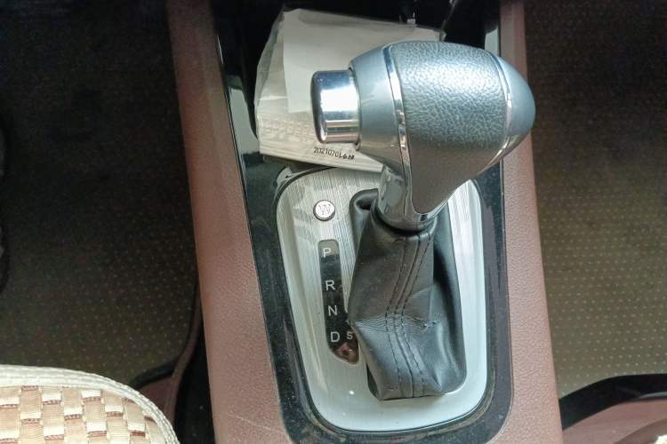 Used FORTHING Joyear X5 2016 1.6L CVT Luxury Model Gear Lever