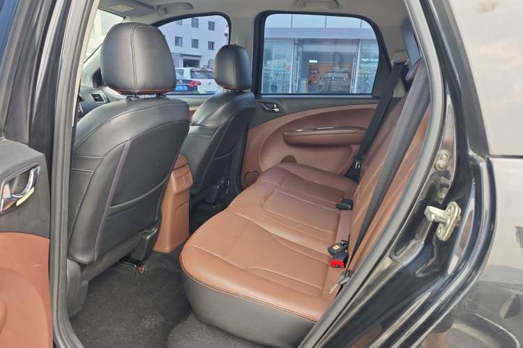 Used FORTHING Joyear X5 2016 1.6L CVT Luxury Model Interior 5