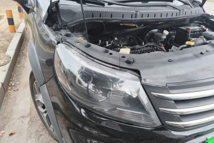 Used FORTHING Joyear X5 2016 1.6L CVT Deluxe Model Right Front Headlight