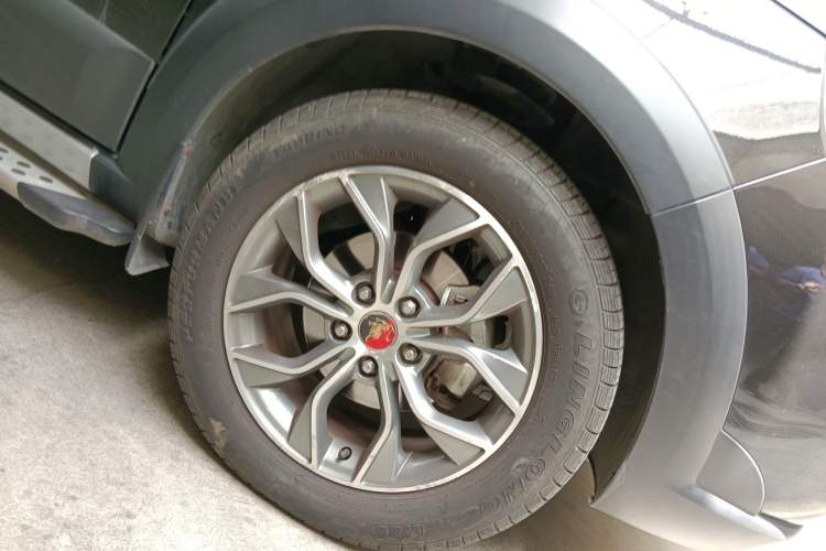 Used FORTHING Joyear X5 2016 1.6L CVT Luxury Model Right Front Wheel Hub