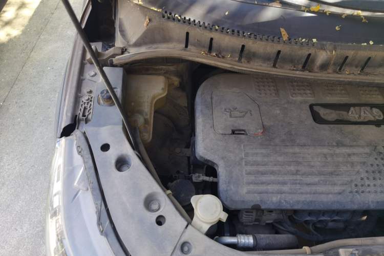 Used FORTHING Joyear X5 2016 1.6L Manual Luxury Edition Engine Bay Right