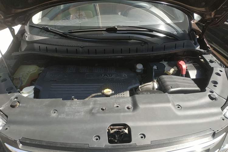 Used FORTHING Joyear X5 2016 1.6L CVT Deluxe Model Engine Bay