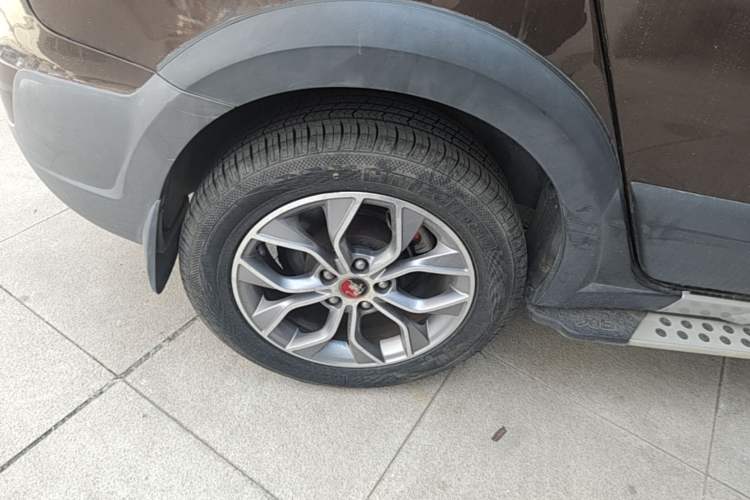 Used FORTHING Joyear X5 2016 1.6L Manual Luxury Model Exterior 5