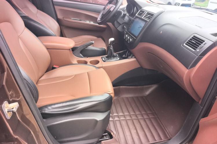 Used FORTHING Joyear X5 2016 1.6L Manual Luxury Edition Interior 2