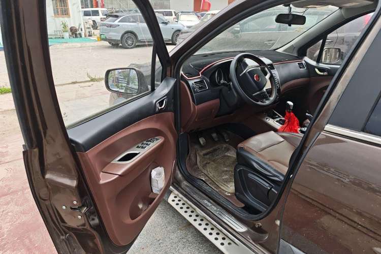 Used FORTHING Joyear X5 2016 1.6L Manual Luxury Model Interior 2