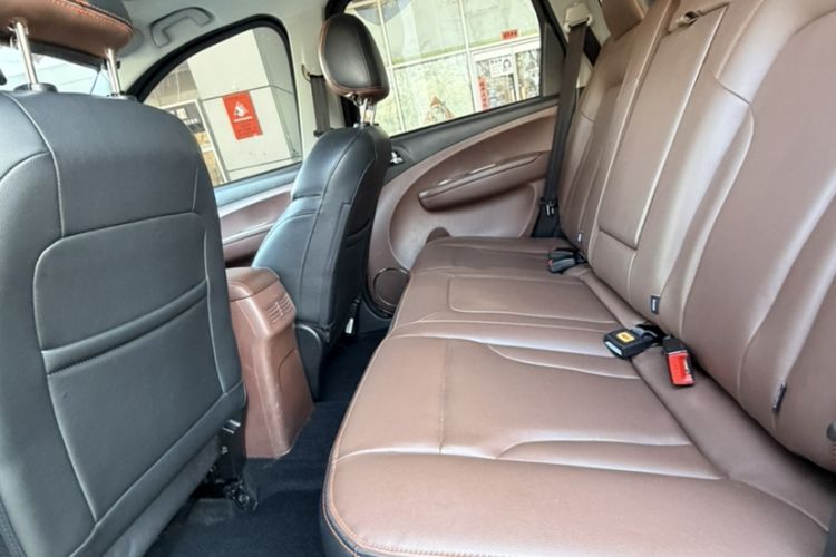 Used FORTHING Joyear X5 2016 1.6L Manual Luxury Edition Interior 3
