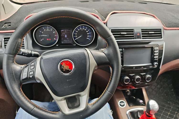 Used FORTHING Joyear X5 2016 1.6L Manual Luxury Model Interior 3