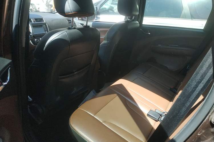 Used FORTHING Joyear X5 2016 1.6L CVT Deluxe Model Left Rear Seat