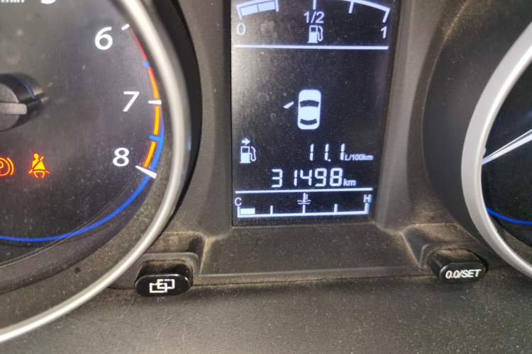 Used FORTHING Joyear X5 2016 1.6L Manual Luxury Edition Odometer Close Up