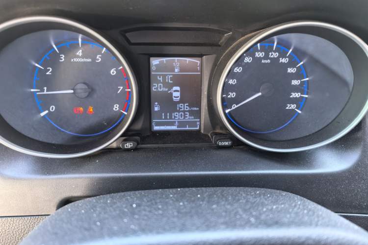 Used FORTHING Joyear X5 2016 1.6L Manual Luxury Model Odometer Close Up