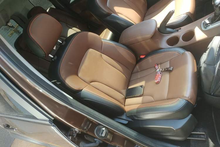 Used FORTHING Joyear X5 2016 1.6L CVT Deluxe Model Right Front Seat