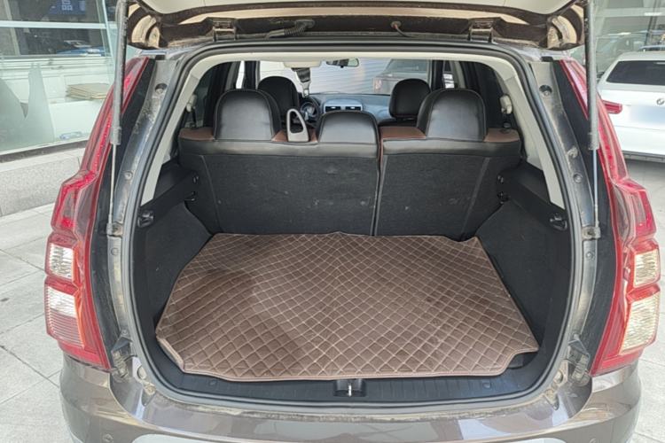 Used FORTHING Joyear X5 2016 1.6L Manual Luxury Model Trunk