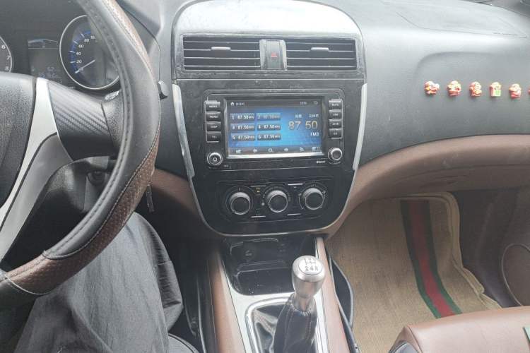 Used FORTHING Joyear X5 2016 1.6L Manual Luxury Edition Audio And AC Panel