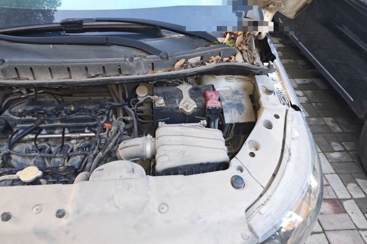 Used FORTHING Joyear X5 2016 1.6L Manual Luxury Model Engine Bay Left