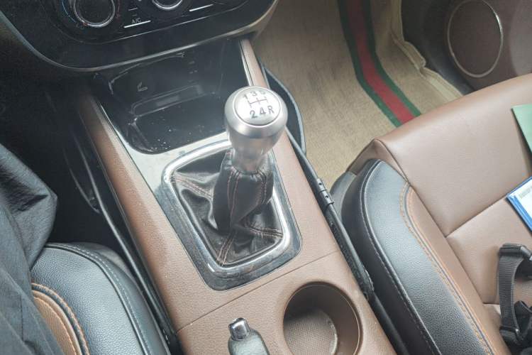 Used FORTHING Joyear X5 2016 1.6L Manual Luxury Edition Gear Lever