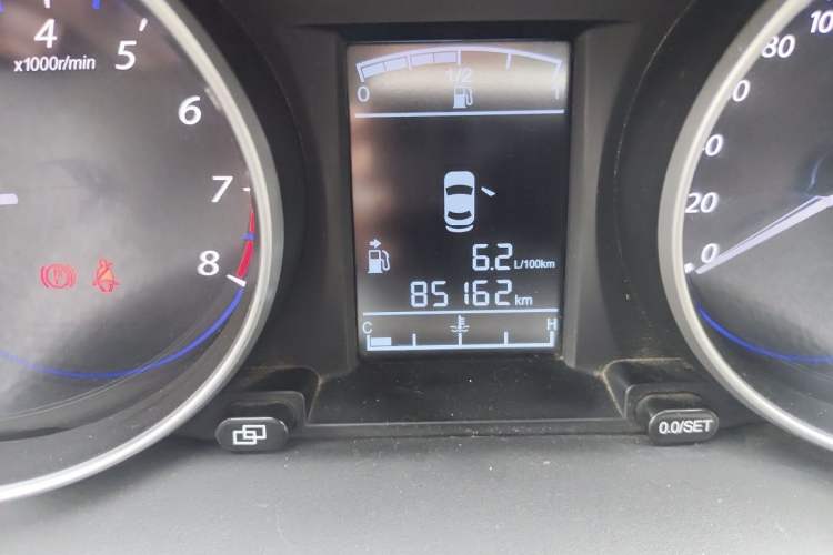 Used FORTHING Joyear X5 2016 1.6L Manual Luxury Edition Odometer Close Up