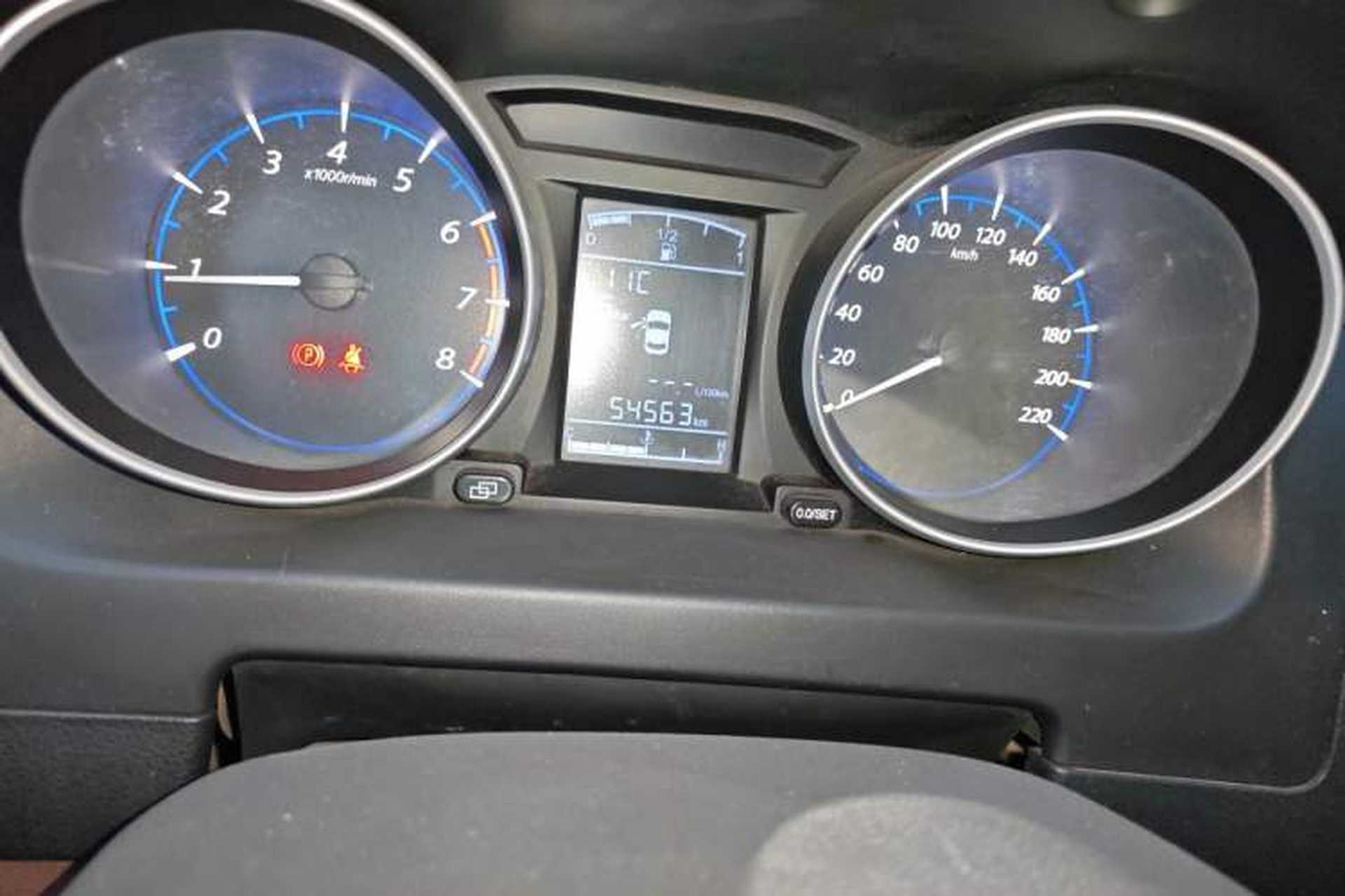 Used FORTHING Joyear X5 2016 1.6L Manual Luxury Model Odometer Close Up