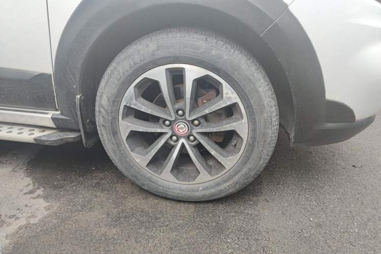 Used FORTHING Joyear X5 2016 1.6L Manual Luxury Edition Right Front Wheel Hub