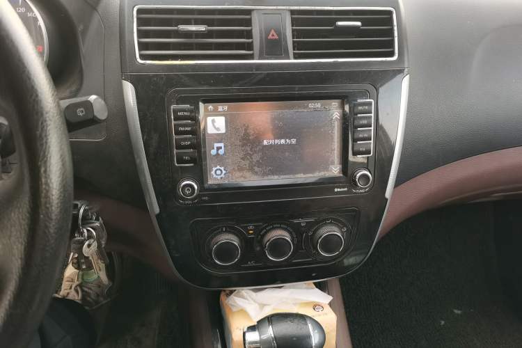 Used FORTHING Joyear X5 2016 1.6L CVT Luxury Model Audio And AC Panel