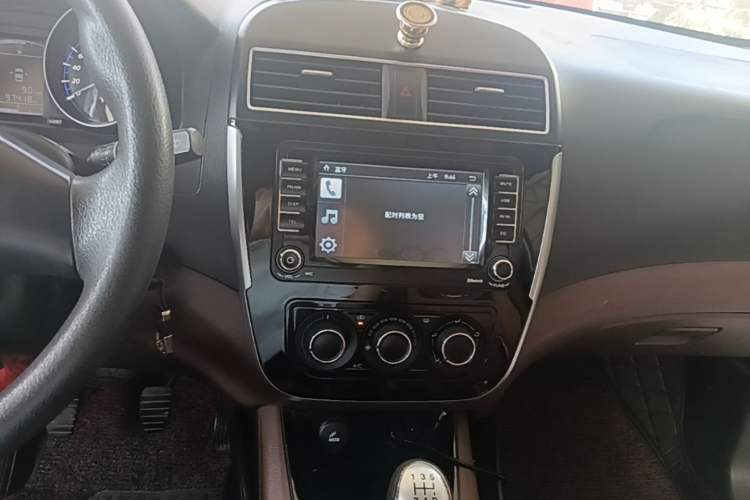 Used FORTHING Joyear X5 2016 1.6L Manual Luxury Edition Audio And AC Panel