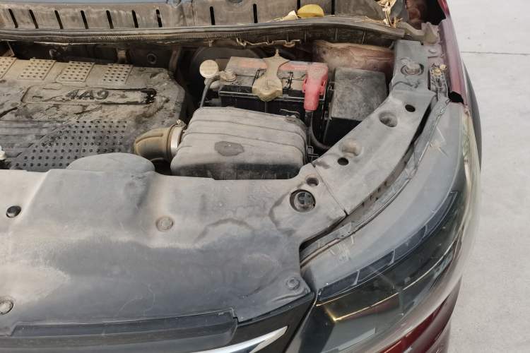 Used FORTHING Joyear X5 2016 1.6L CVT Luxury Model Engine Bay Left