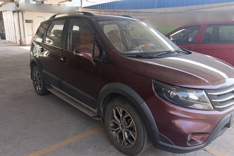Used FORTHING Joyear X5 2016 1.6L Manual Luxury Edition Front Right 45 Deg