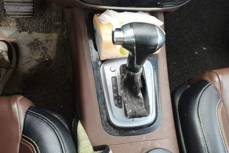 Used FORTHING Joyear X5 2016 1.6L CVT Luxury Model Gear Lever