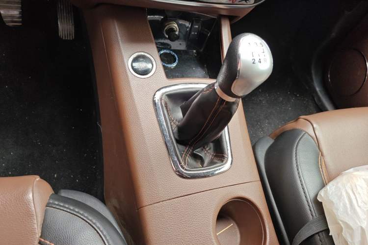 Used FORTHING Joyear X5 2016 1.6L Manual Luxury Model Gear Lever