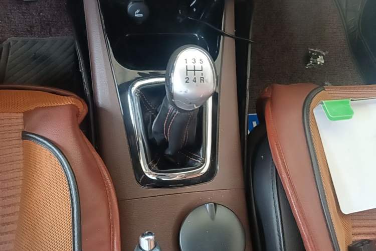 Used FORTHING Joyear X5 2016 1.6L Manual Luxury Edition Gear Lever
