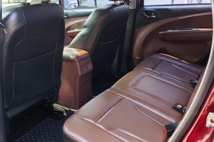 Used FORTHING Joyear X5 2016 1.6L Manual Luxury Edition Interior 3