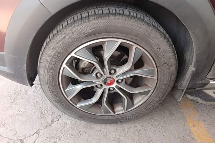 Used FORTHING Joyear X5 2016 1.6L Manual Luxury Edition Left Front Wheel Hub