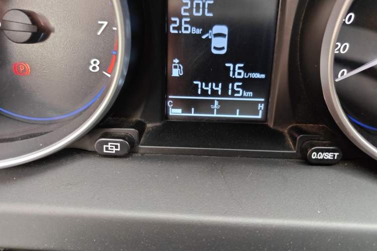 Used FORTHING Joyear X5 2016 1.6L Manual Luxury Model Odometer Close Up