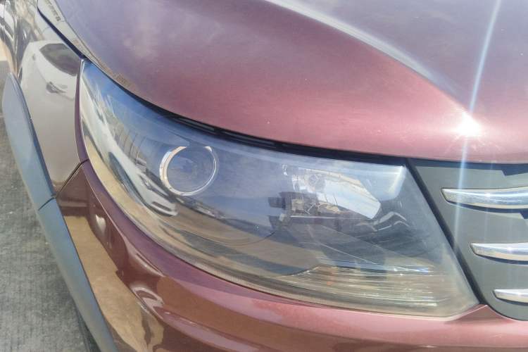 Used FORTHING Joyear X5 2016 1.6L Manual Luxury Edition Right Front Headlight