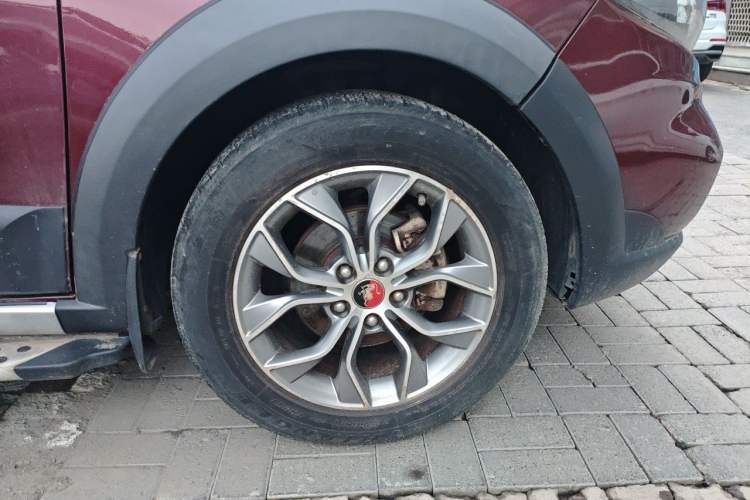 Used FORTHING Joyear X5 2016 1.6L Manual Luxury Model Right Front Wheel Hub