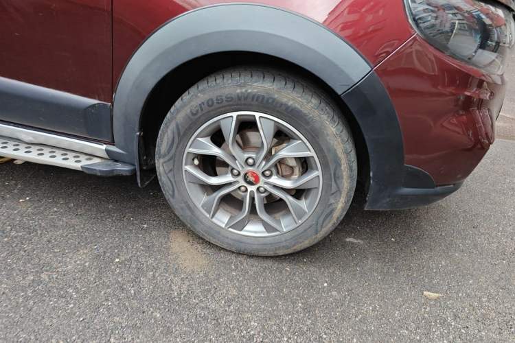 Used FORTHING Joyear X5 2016 1.6L Manual Luxury Model Right Front Wheel Hub