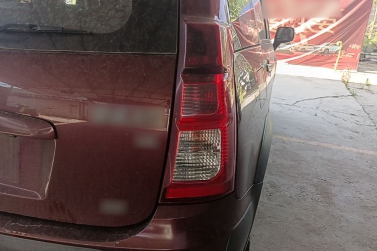 Used FORTHING Joyear X5 2016 1.6L Manual Luxury Edition Right Rear Taillight