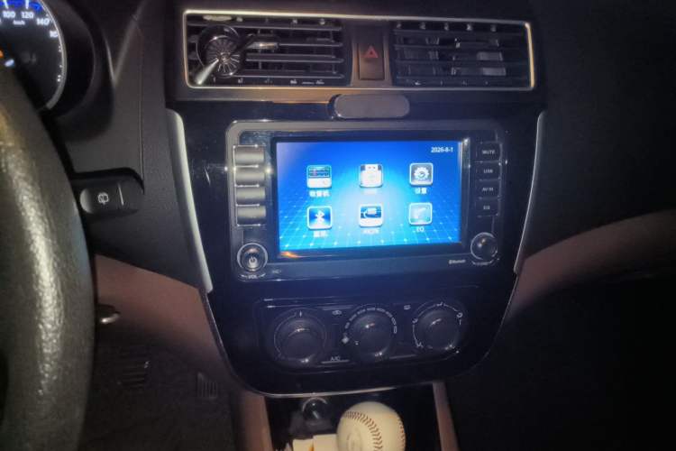 Used FORTHING Joyear X5 2016 1.6L Manual Luxury Edition Audio And AC Panel