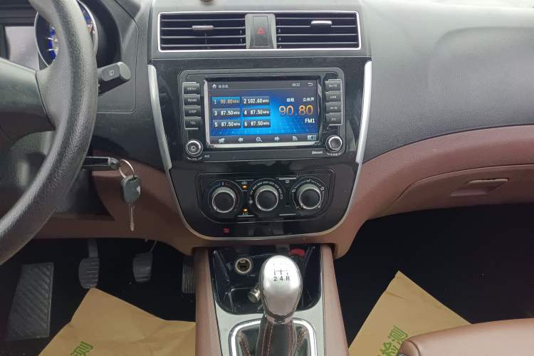 Used FORTHING Joyear X5 2016 1.6L Manual Luxury Edition Audio And AC Panel