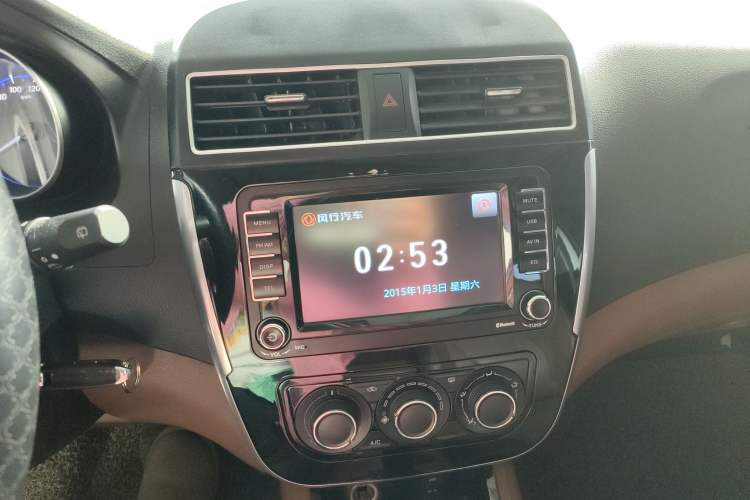 Used FORTHING Joyear X5 2016 1.6L CVT Luxury Model Audio And AC Panel