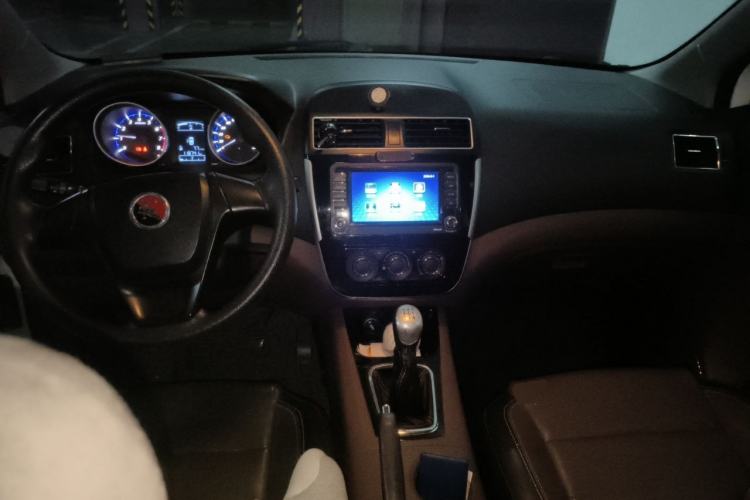 Used FORTHING Joyear X5 2016 1.6L Manual Luxury Edition Center Console