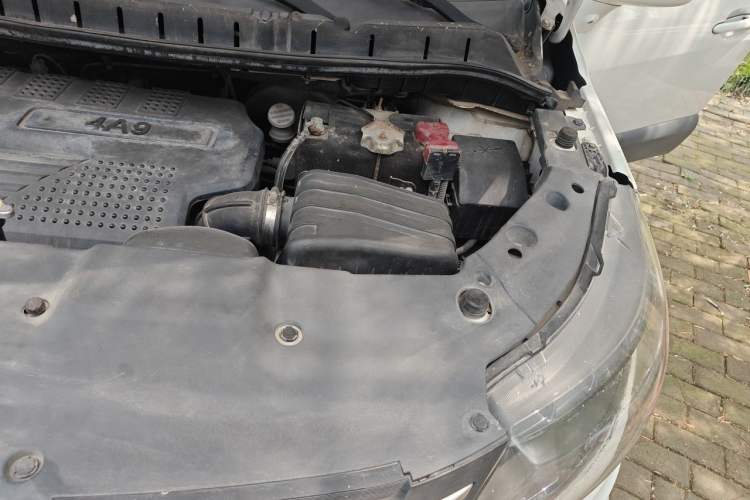 Used FORTHING Joyear X5 2016 1.6L Manual Luxury Model Engine Bay Left